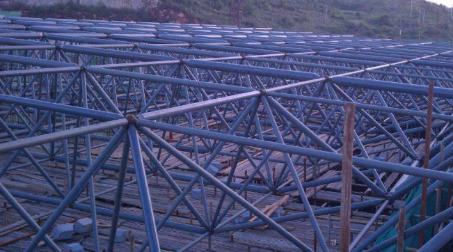 西双版纳概述网架加工中对钢材的质量的过细恳求